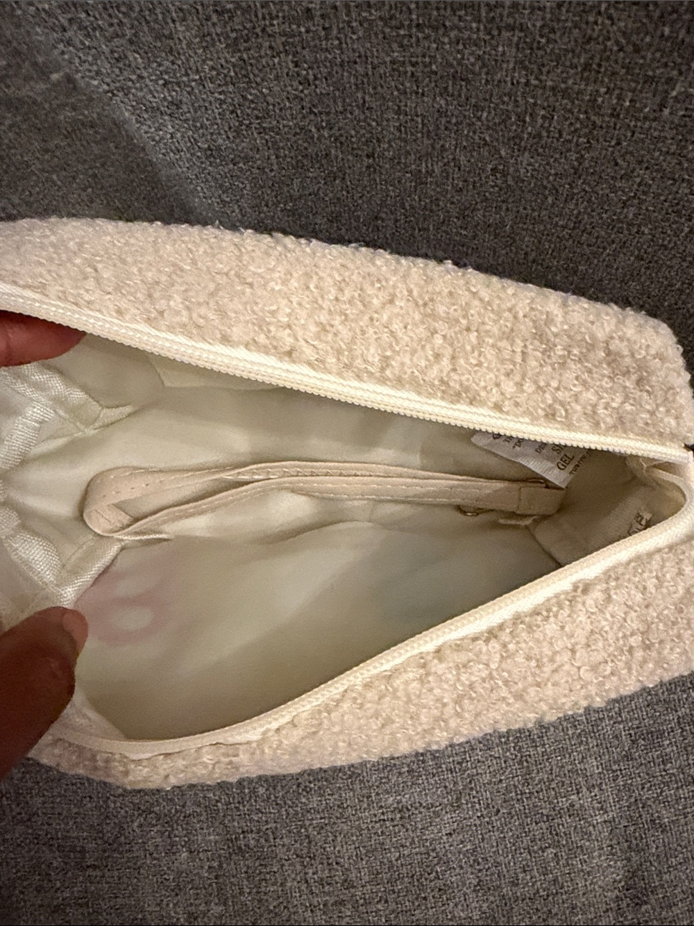 ‘BLESS' Sherpa Pouch - Picture 4 of 4